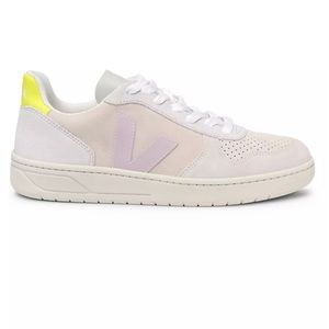 Veja low top suede sneaker, US7/EU38